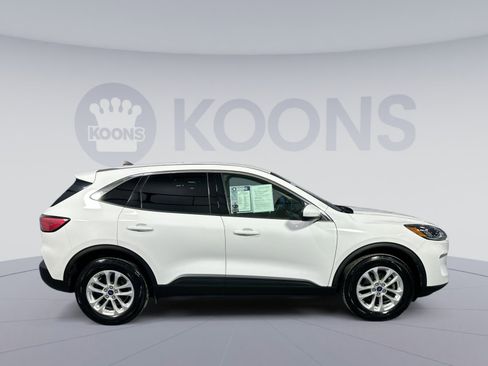 Used 2020 Ford Escape SE image 8