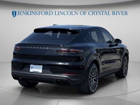 Used 2022 Porsche Cayenne Platinum Edition AWD/4WD image 5