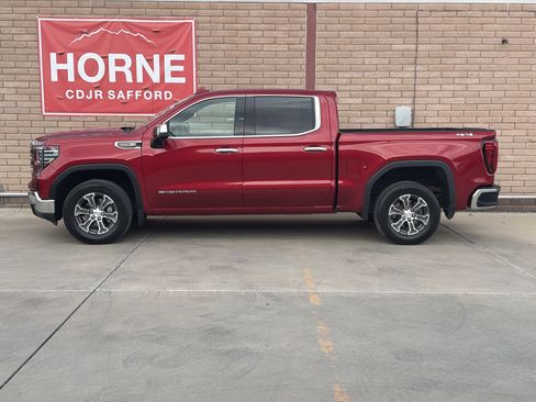 Used 2022 GMC Sierra 1500 SLT w/ Max Trailering Package AWD/4WD image 2