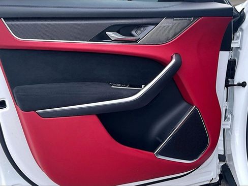 Used 2024 Jaguar F-PACE SVR image 18