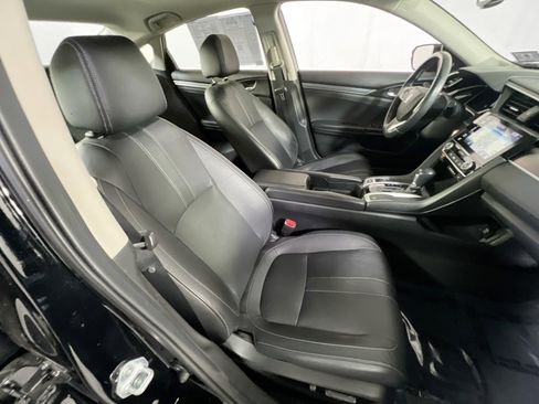 Used 2018 Honda Civic Touring image 28