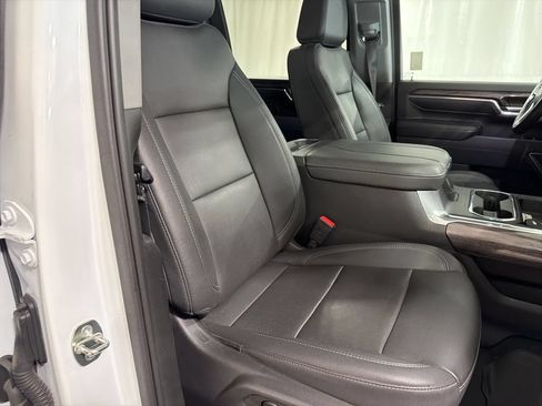 Used 2024 Chevrolet Silverado 3500 LTZ w/ LTZ Convenience Package AWD/4WD image 15
