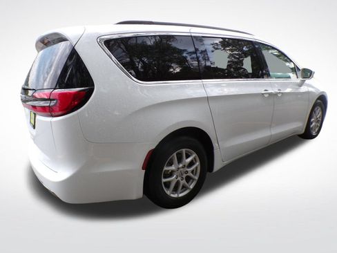Used 2022 Chrysler Pacifica Touring-L FWD image 7
