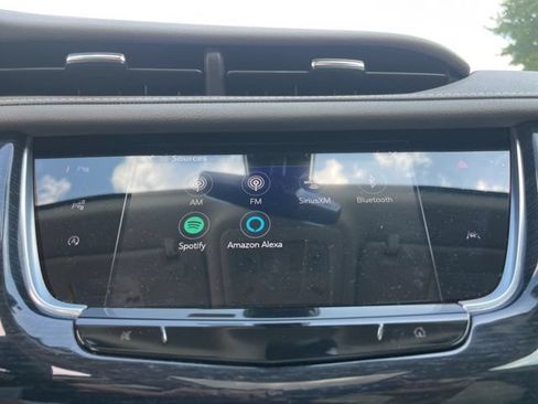 Used 2024 Cadillac XT6 Premium Luxury w/ Technology Package FWD image 32