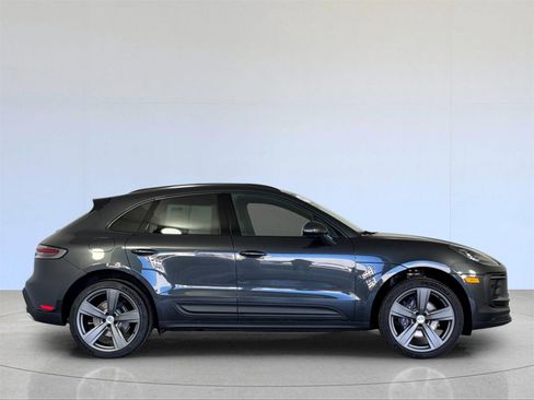 Used 2025 Porsche Macan image 9