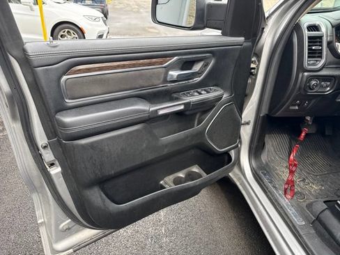 Used 2019 RAM 1500 Laramie AWD/4WD image 11