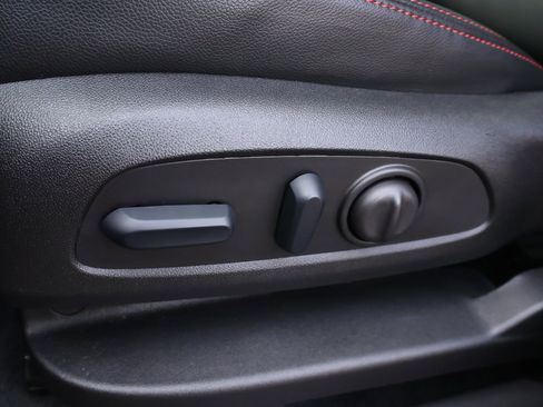 Used 2024 Chevrolet Equinox RS w/ RS Leather Package image 12