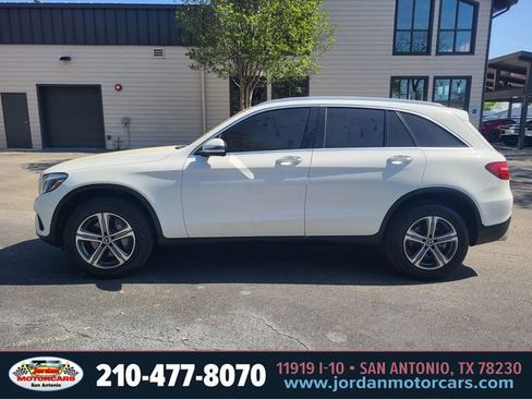 Used 2017 Mercedes-Benz GLC 300 4MATIC image 2