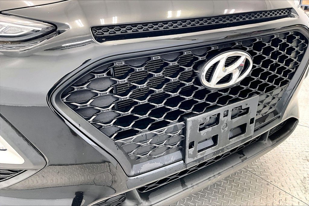 Used 2020 Hyundai Kona SE w/ Cargo Package FWD image 29
