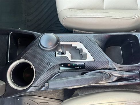 Used 2015 Toyota RAV4 XLE image 34