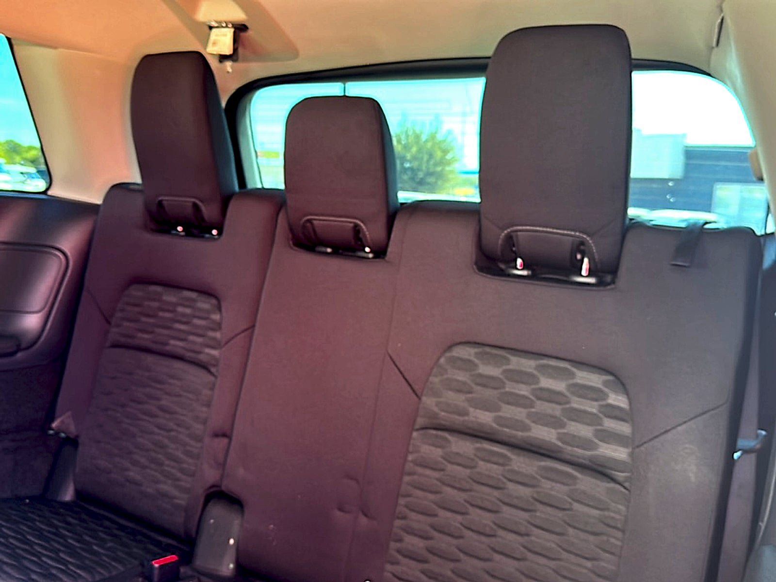 Used 2022 Nissan Pathfinder SV FWD image 18