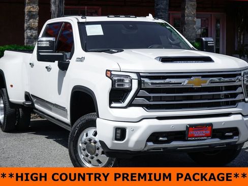Used 2024 Chevrolet Silverado 3500 High Country w/ High Country Premium Package AWD/4WD image 2