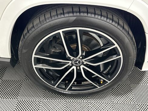 Used 2021 Mercedes-Benz GLS 580 4MATIC image 11