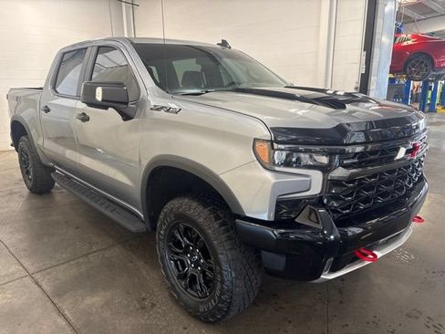 Used 2023 Chevrolet Silverado 1500 ZR2 AWD/4WD image 3