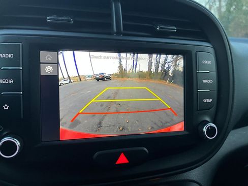 Used 2025 Kia Soul LX w/ LX Technology Package image 22