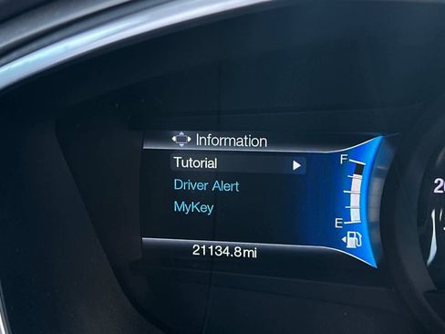 Used 2020 Ford Fusion SE image 22