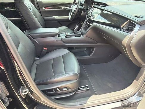 Used 2020 Cadillac XT6 Premium Luxury FWD image 13