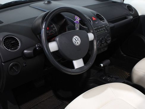 Used 2007 Volkswagen Beetle Triple White Edition FWD image 7