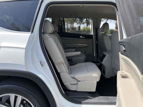 Used 2019 Volkswagen Atlas SE w/ Towing Package image 54