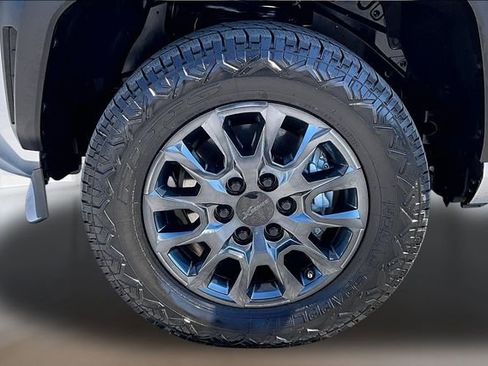 Used 2025 Toyota 4Runner SR5 image 28