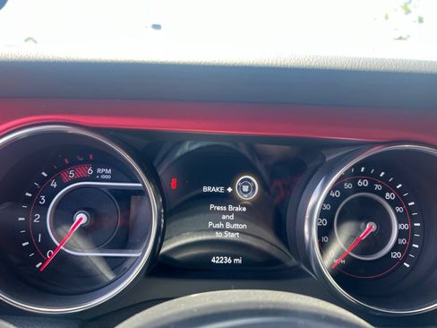 Used 2021 Jeep Wrangler Unlimited Rubicon AWD/4WD image 11