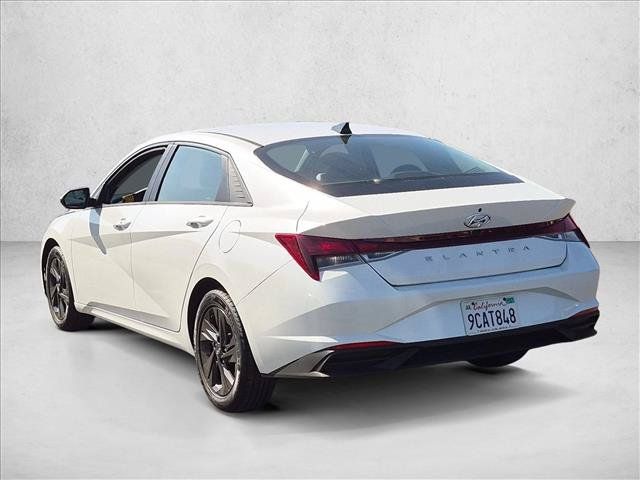 Used 2023 Hyundai Elantra SEL w/ Cargo Package FWD image 7