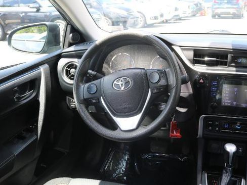 Used 2019 Toyota Corolla LE FWD image 17