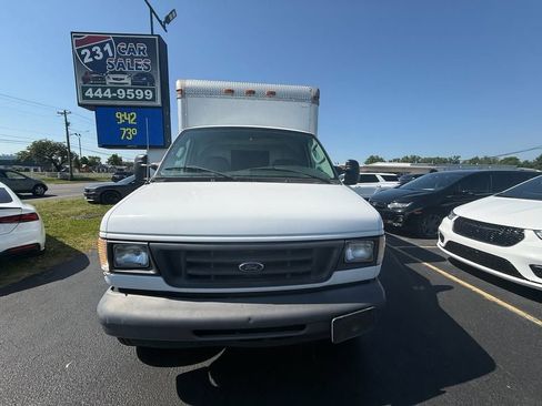 Used 2006 Ford E-350 and Econoline 350 Super Duty RWD image 9