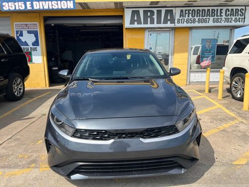 Used 2024 Kia Forte LX FWD image 2