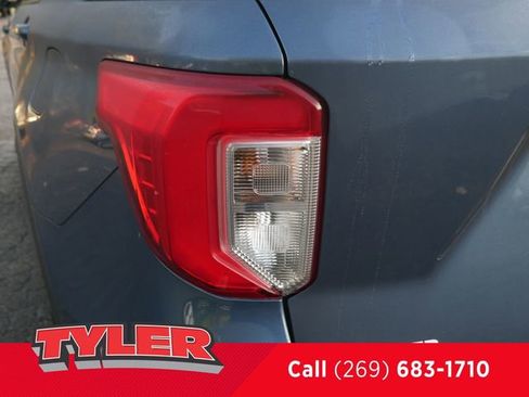 Used 2020 Ford Explorer Limited image 13