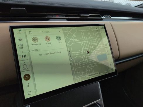 New 2026 Land Rover Range Rover Long Wheelbase SE image 30