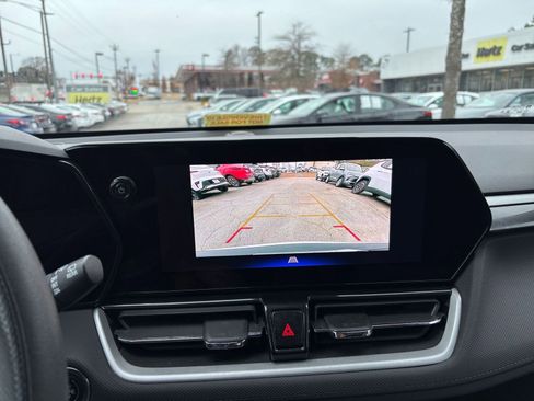 Used 2025 Chevrolet TrailBlazer LT image 17