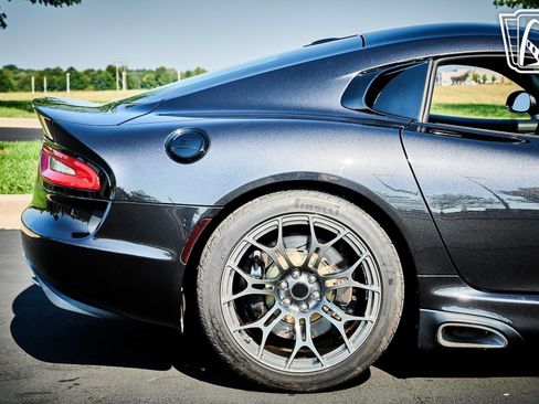 Used 2013 SRT Viper GTS w/ GTS Laguna Interior Pkg image 29