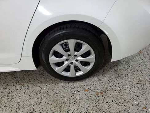 Used 2020 Toyota Corolla LE image 9
