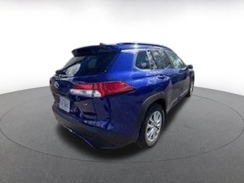 Used 2025 Toyota Corolla Cross LE image 9