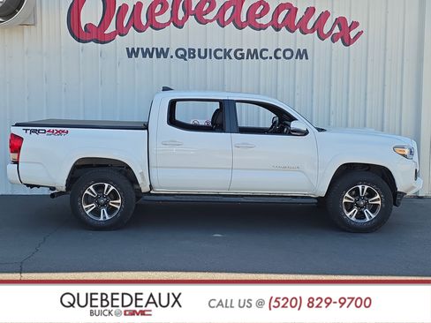 Used 2017 Toyota Tacoma TRD Sport w/ Premium & Technology Package image 12