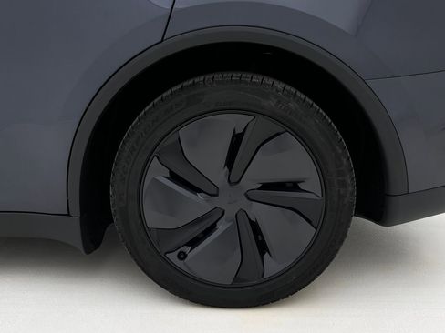 Used 2026 Tesla Model Y Long Range image 29