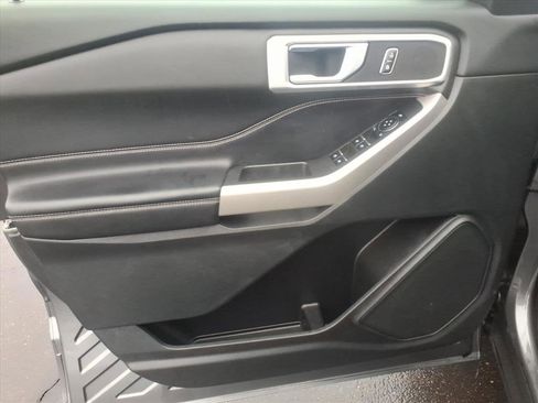 Used 2023 Ford Explorer XLT w/ Equipment Group 202A image 12