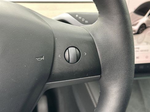 Used 2024 Tesla Model Y Long Range image 26