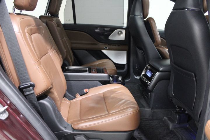 Used 2022 Lincoln Aviator Reserve w/ Equipment Group 201A AWD/4WD image 31