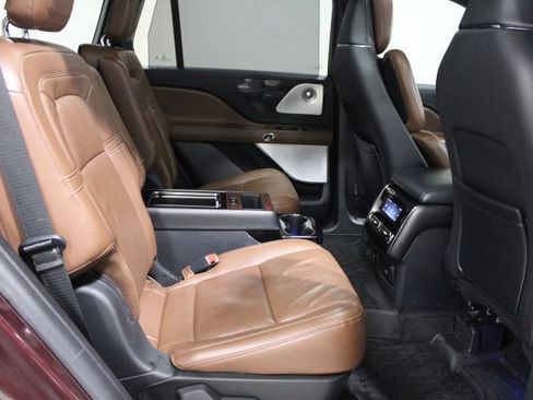 Used 2022 Lincoln Aviator Reserve w/ Equipment Group 201A AWD/4WD image 31