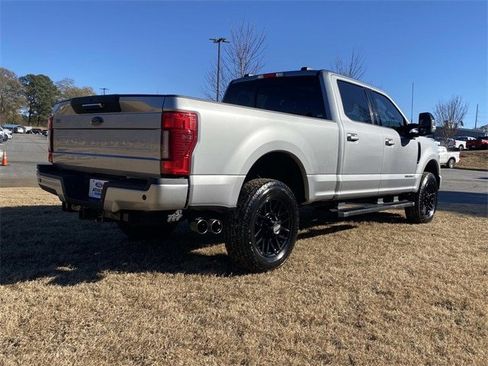 Used 2022 Ford F250 Lariat w/ Black Appearance Package image 38