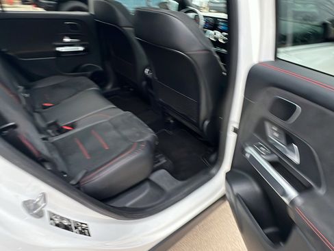 Used 2021 Mercedes-Benz GLB 250 GLB 250 image 21