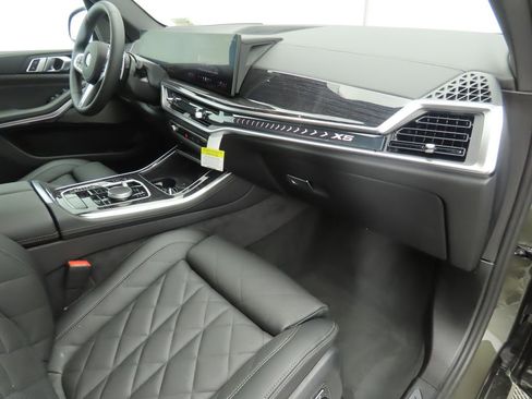 New 2026 BMW X5 xDrive40i w/ M Sport Package image 18