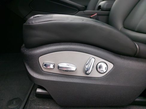 New 2026 Porsche Macan image 31