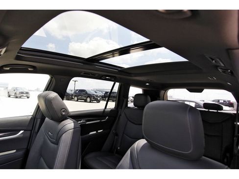 New 2025 Cadillac XT6 Sport w/ Technology Package image 24