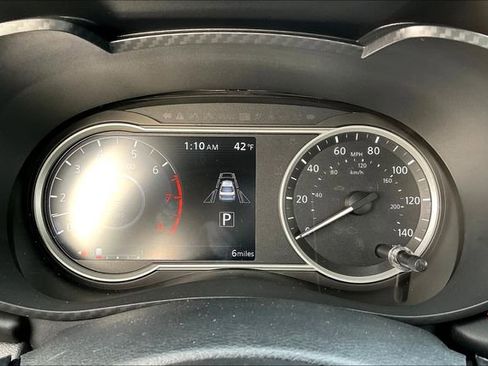 New 2025 Nissan Versa SR w/ Trunk Package image 18