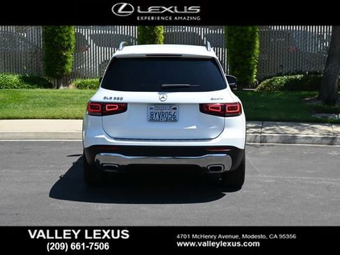 Used 2021 Mercedes-Benz GLB 250 4MATIC image 5