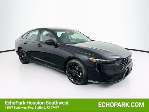 Used 2025 Honda Accord SE image 1