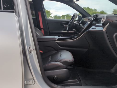 Used 2024 Mercedes-Benz GLC 43 AMG 4MATIC image 33